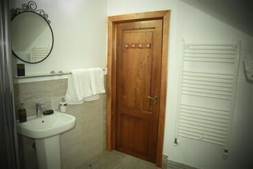 פנסיון Casa Smeilor Horezu