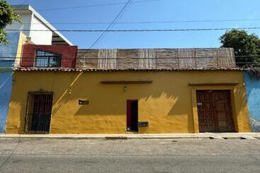 پانسیون The Florenthina S House