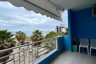 Seaview Apartment