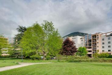 The Parc Des Raisses   T2 For 4 People
