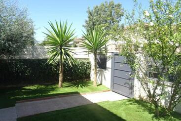 Villa With Garden Next To The Beach