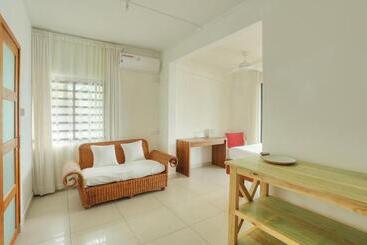 تختخواب و صبحانه Auberge Seafever