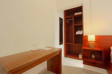تختخواب و صبحانه Auberge Seafever