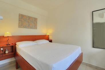 تختخواب و صبحانه Auberge Seafever