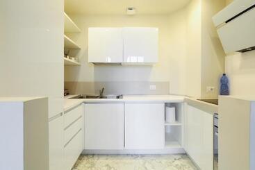تختخواب و صبحانه Duomo Luxury Apartment