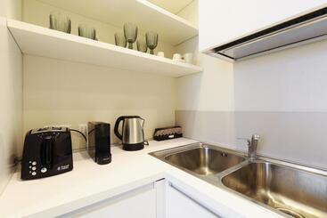 تختخواب و صبحانه Duomo Luxury Apartment