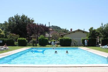 هتل Agriturismo Casale Del Contadino