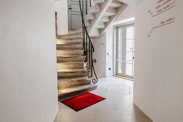 Lj5   Old Town Rooms With Exclusive Shared Roof Terrace