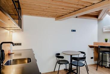 Lj5   Old Town Rooms With Exclusive Shared Roof Terrace