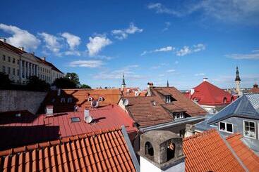 Lj5   Old Town Rooms With Exclusive Shared Roof Terrace