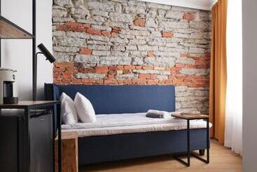Lj5   Old Town Rooms With Exclusive Shared Roof Terrace