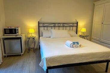 پانسیون Sg Rooms Casa Laura