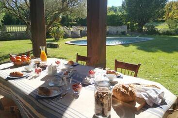 بنسيون Le Domaine Des Oréades