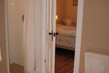 پانسیون Lionheart Guest House