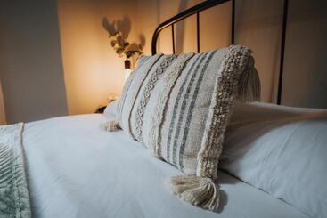 Rodney Street Townhouse & Apartments, Central & Stylish