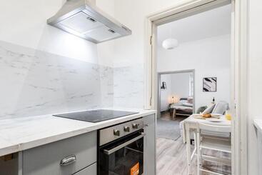 Rodney Street Townhouse & Apartments, Central & Stylish