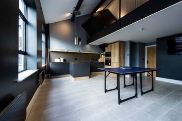 The Luxury Penthouse By Sasco Apartments