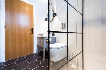 The Luxury Penthouse By Sasco Apartments