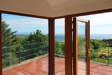 Two Bed Bungalow With Sunroom And Stunning Views
