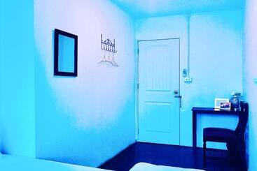 Zleepinezz Hostel