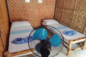 هاستل Walkerz Inn