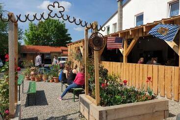 تختخواب و صبحانه Chrom Ranch Reiterhof
