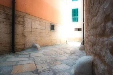 تختخواب و صبحانه Il Vicolo   Affittacamere