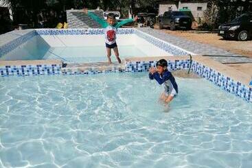 مبيت وإفطار Knb West Villa Inn  Patar