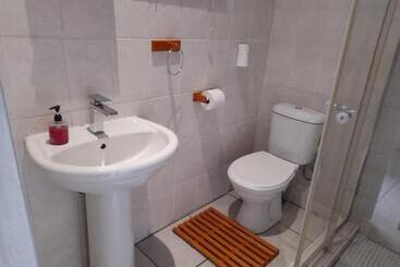 تختخواب و صبحانه Platberg Self Catering