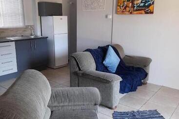 تختخواب و صبحانه Platberg Self Catering