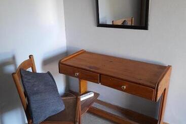 تختخواب و صبحانه Platberg Self Catering