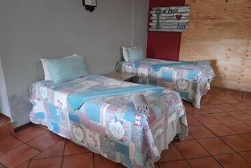 تختخواب و صبحانه Platberg Self Catering
