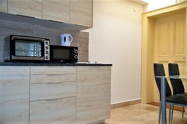 Downtown Apartments With Shared Kitchen