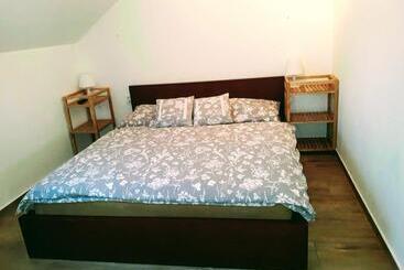 ツーリストアパートメント Apartmán Vinařství U Krčků