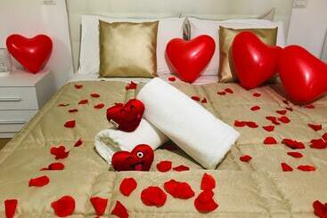 تختخواب و صبحانه Suite & Relax