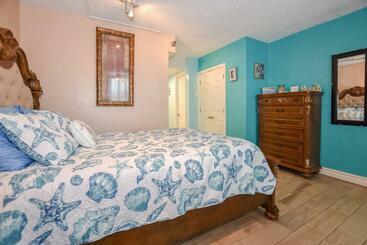 Daytona Beach Studio Condo With Beautiful Ocean View
