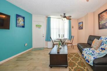 Daytona Beach Studio Condo With Beautiful Ocean View