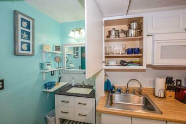 Daytona Beach Studio Condo With Beautiful Ocean View