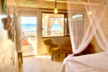 هتل Casa De Las Olas Surf & Beach Club