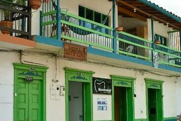 پانسیون Hostal Naty Luna