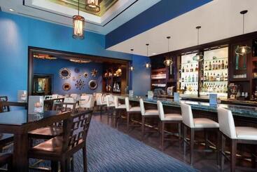 Stripviewsuites At Signature