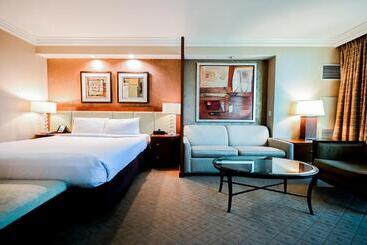 Stripviewsuites At Signature
