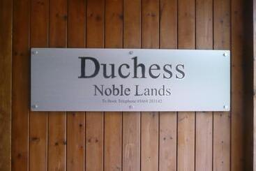 هاستل Noble Lands
