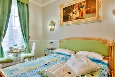 تختخواب و صبحانه Aba Luxury B E B Nice