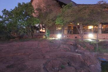 هتل Tholo Private Game Lodge