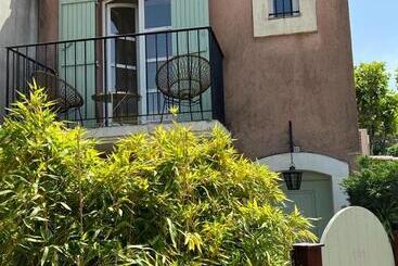 L’atypique : 2 Chambres // Piscine // Parking