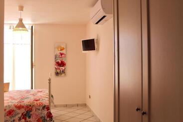 پانسیون Caramico Room