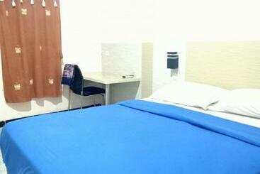 پانسیون Urbanview Hotel Delima 101 Syariah