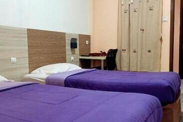 پانسیون Urbanview Hotel Delima 101 Syariah