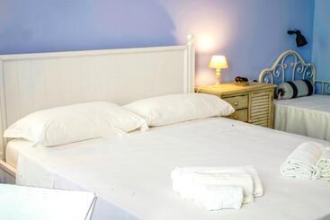 پانسیون Sofia Family Suites